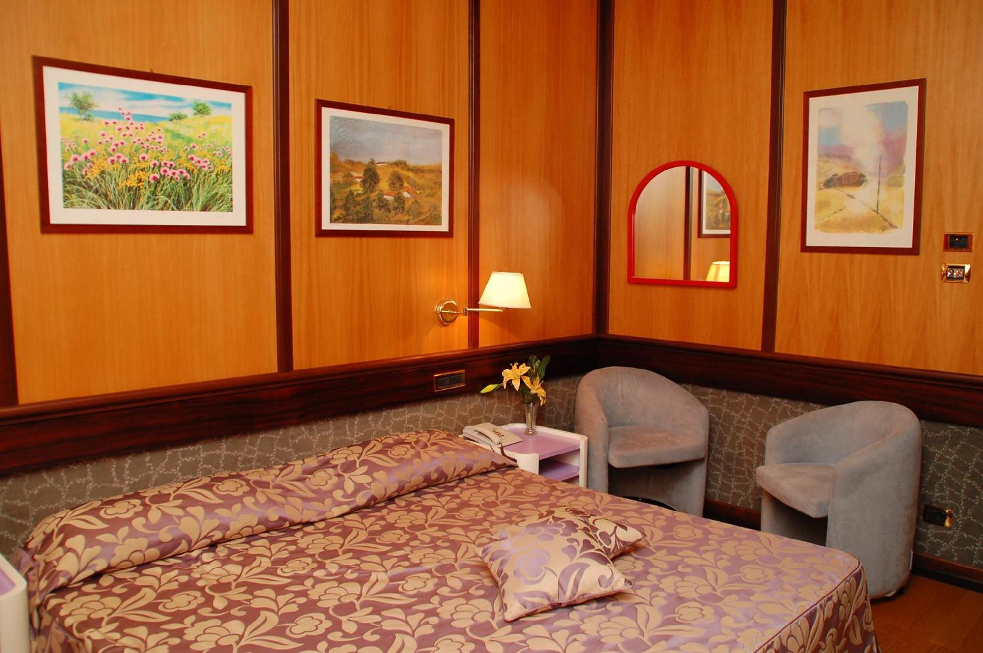 Benny Hotel Catanzaro Bagian luar foto