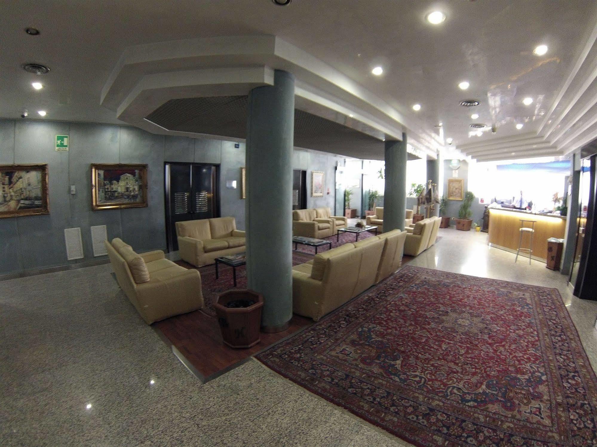 Benny Hotel Catanzaro Bagian luar foto